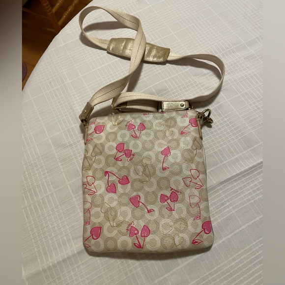 GUC, Coach Signature Cherry/Heart Pattern Small Crossbody Bag - Picture 2 of 11